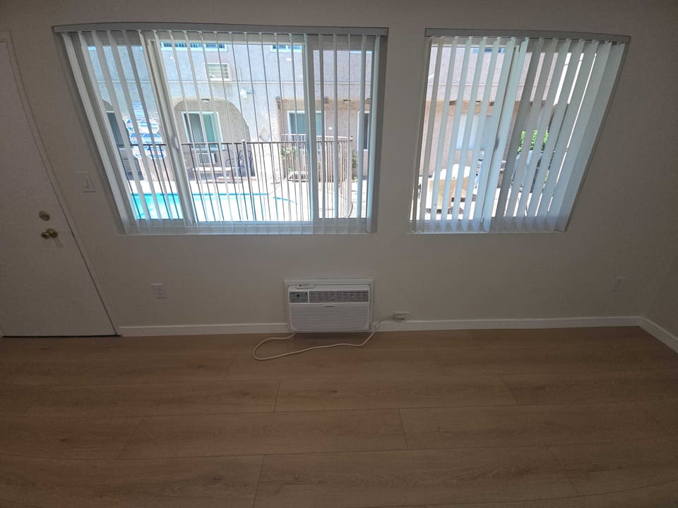 5471 Kester Avenue Unit 122