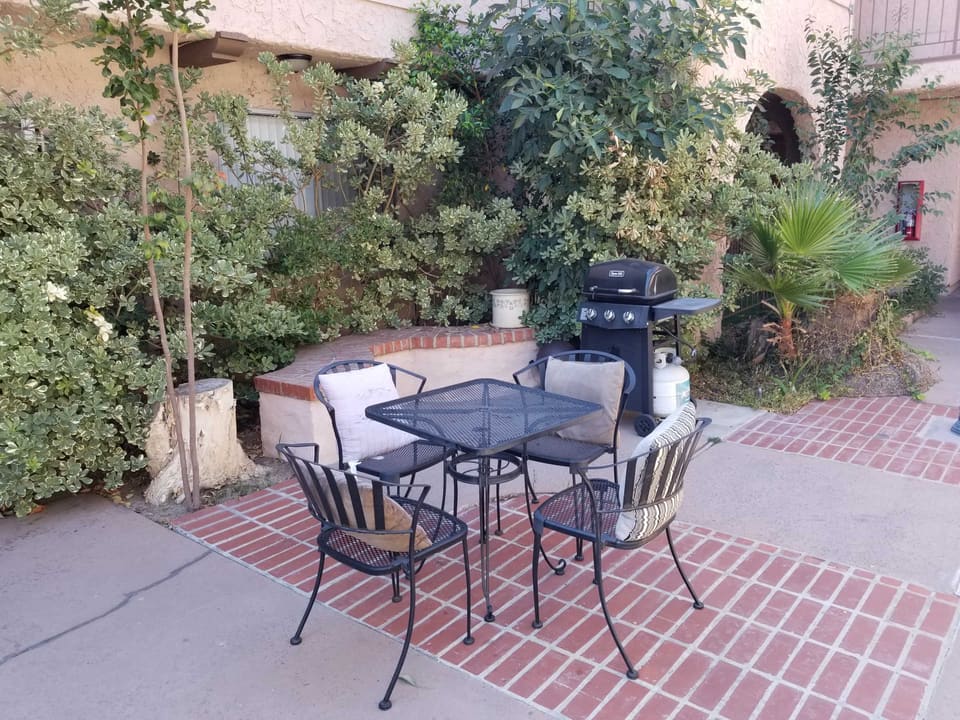 5471 Kester Avenue Unit 122