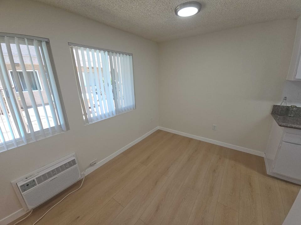 5471 Kester Avenue Unit 122