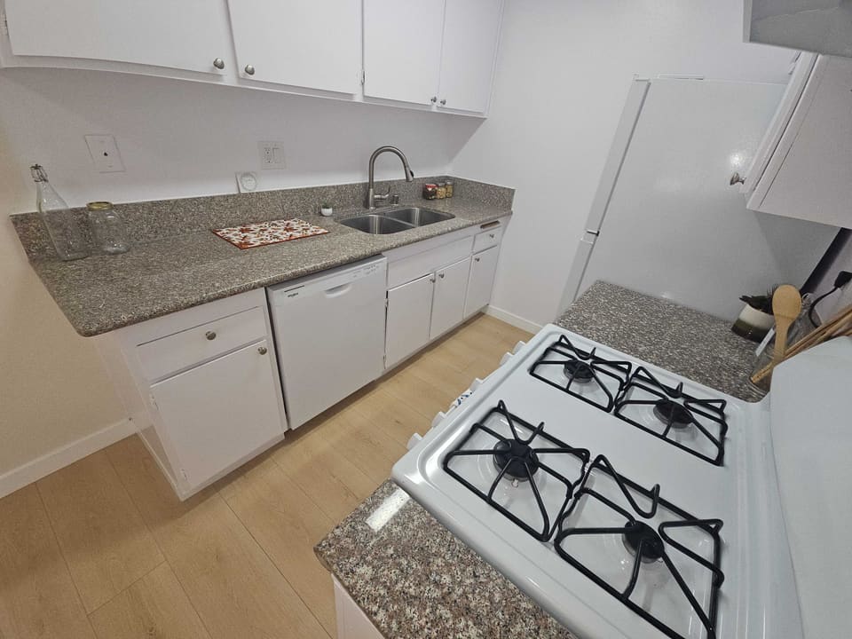 5471 Kester Avenue Unit 122