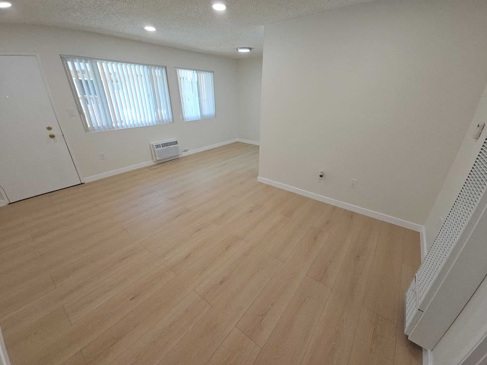 5471 Kester Avenue Unit 122