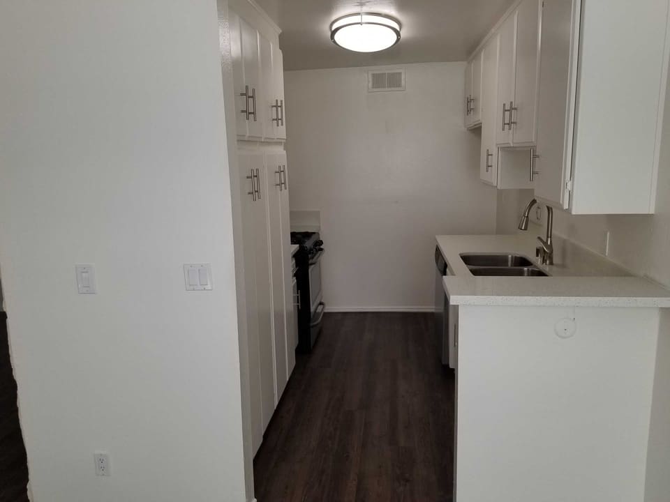 4637 Coldwater Canyon Avenue Unit 105