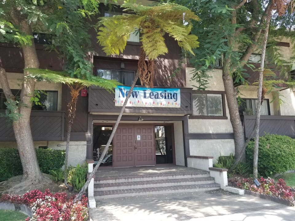 4637 Coldwater Canyon Avenue Unit 105