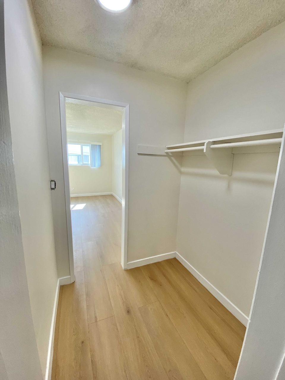 6049 Whitsett Avenue Unit 208