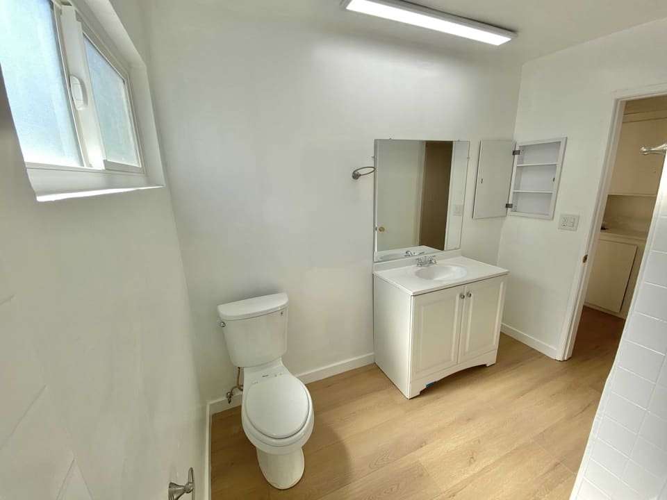 6049 Whitsett Avenue Unit 208