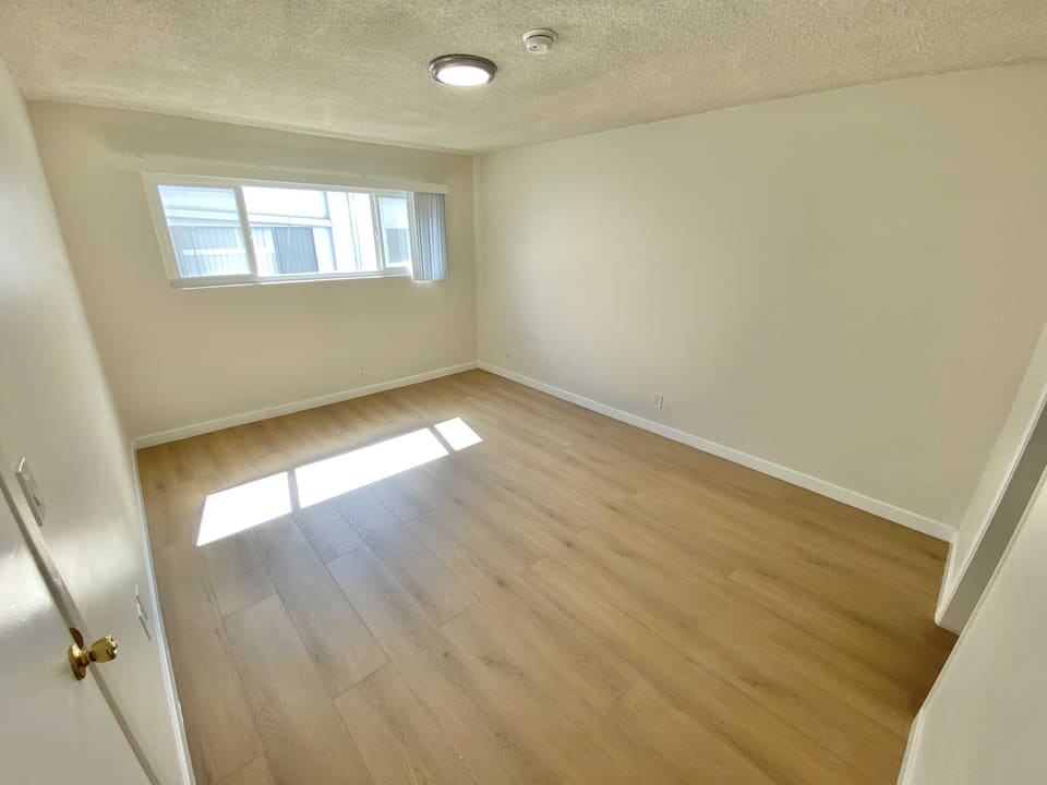 6049 Whitsett Avenue Unit 208
