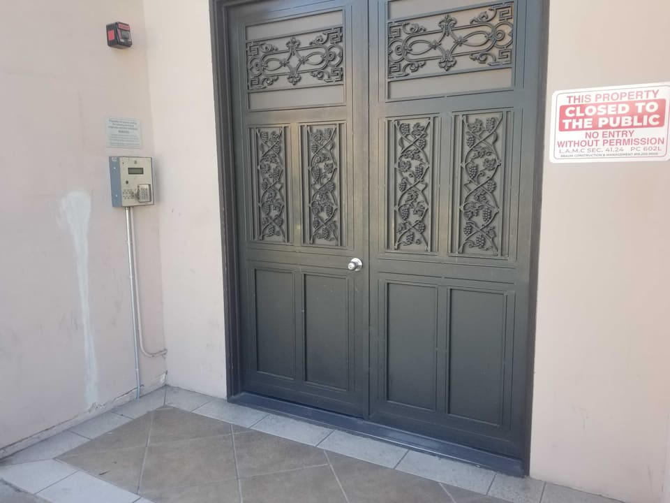 6049 Whitsett Avenue Unit 208