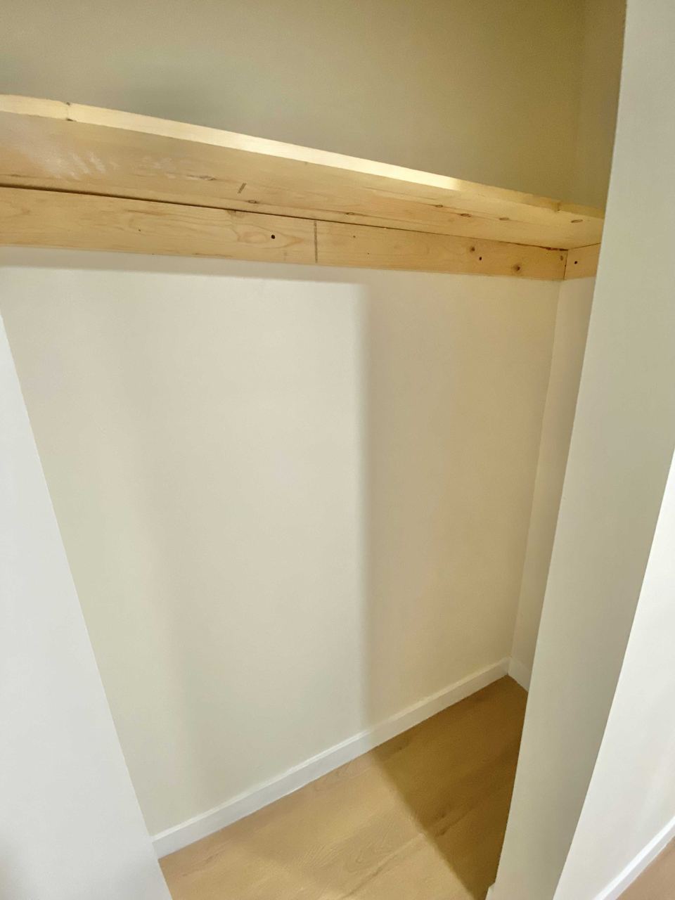 6049 Whitsett Avenue Unit 208
