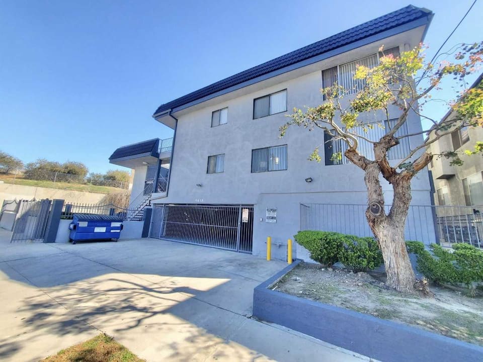 4648 Tilden Avenue Unit 7