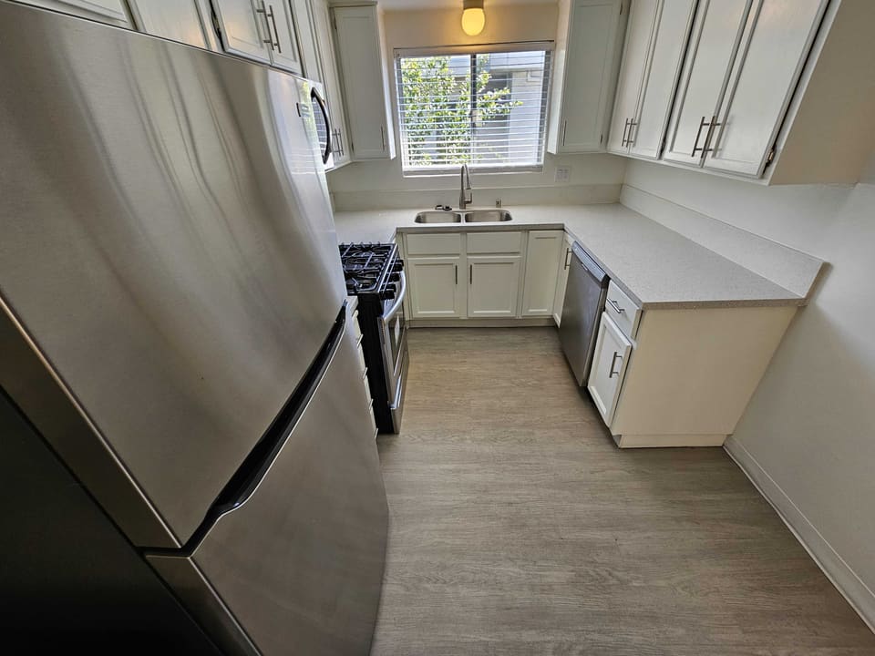 11839 Magnolia Boulevard Unit 26