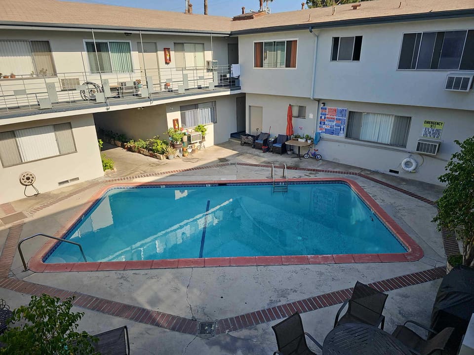 6215 Fulton Avenue Unit 12