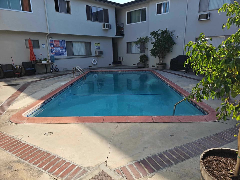 6215 Fulton Avenue Unit 12