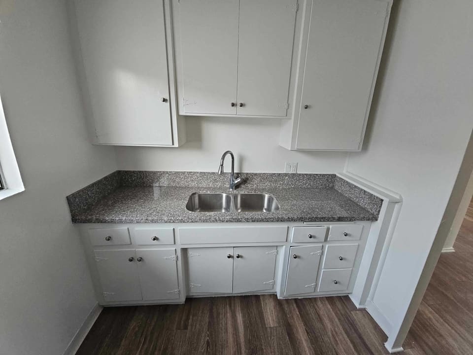 6215 Fulton Avenue Unit 12