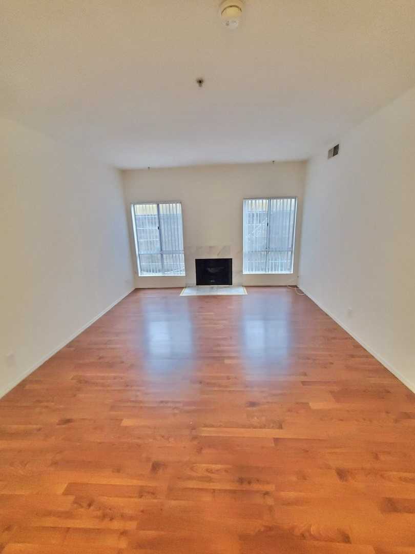 11045 Moorpark Street Unit 102