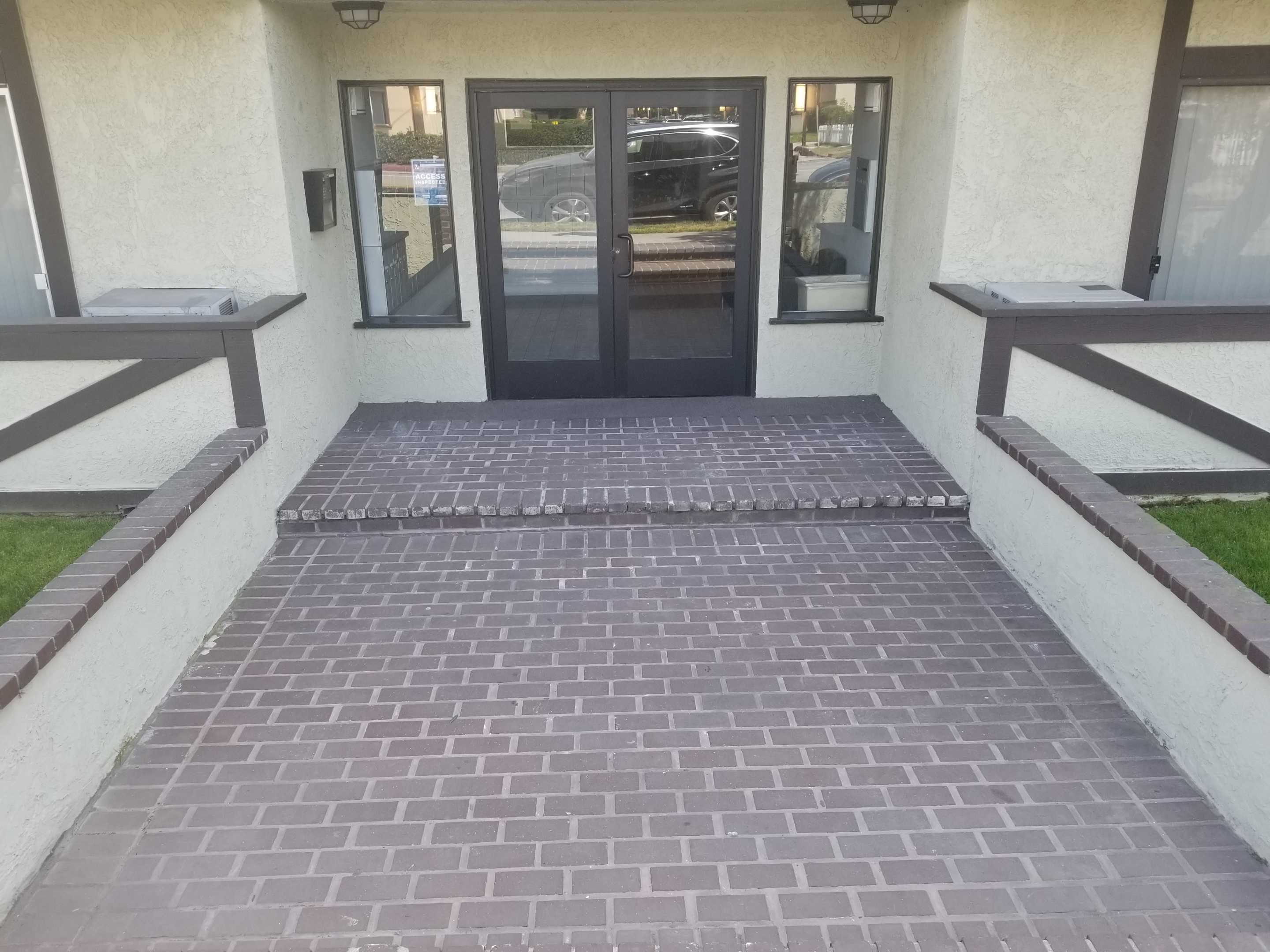 11028 Moorpark Street Unit 303