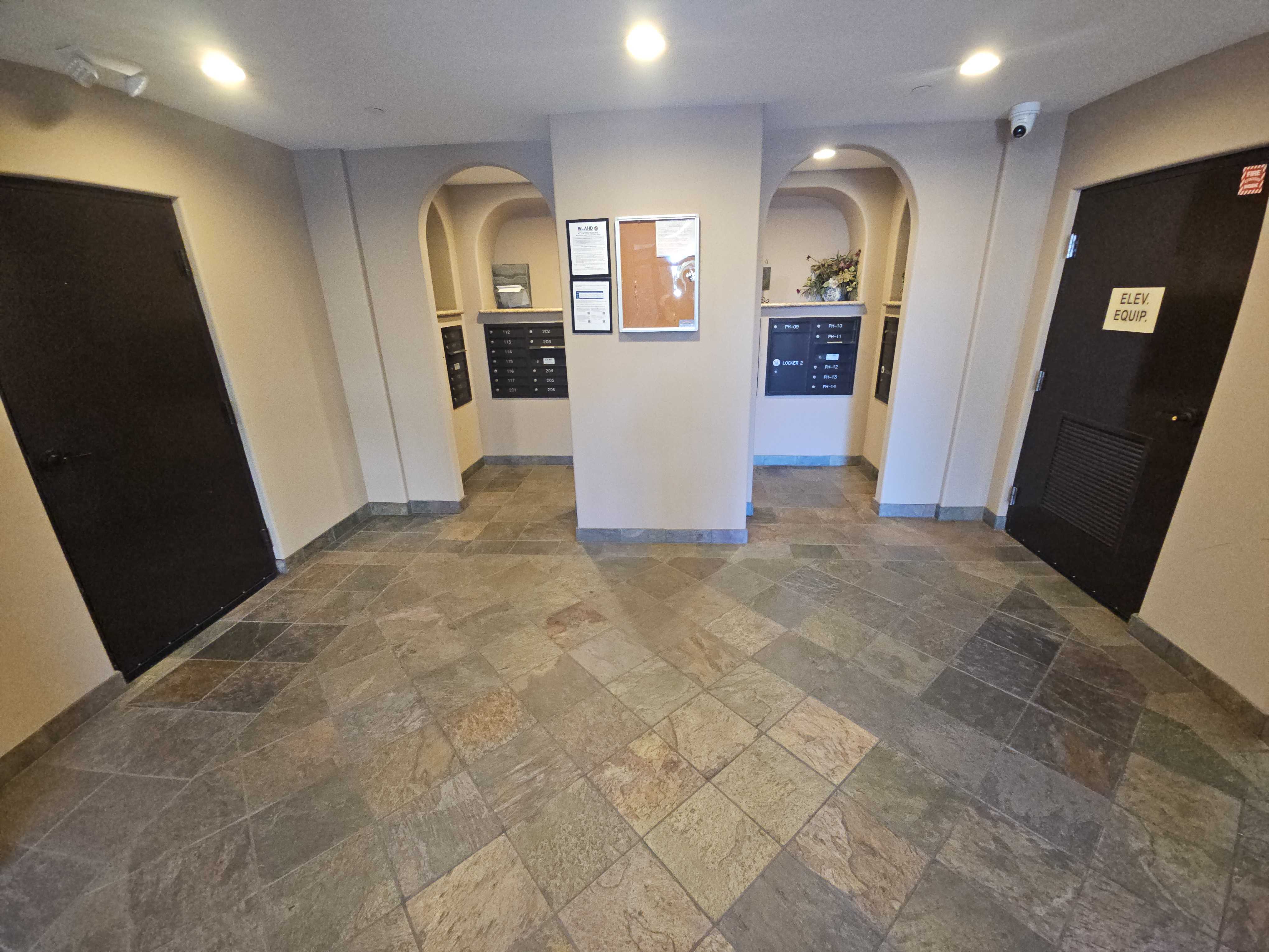 10960 Bloomfield Street Unit PH-16