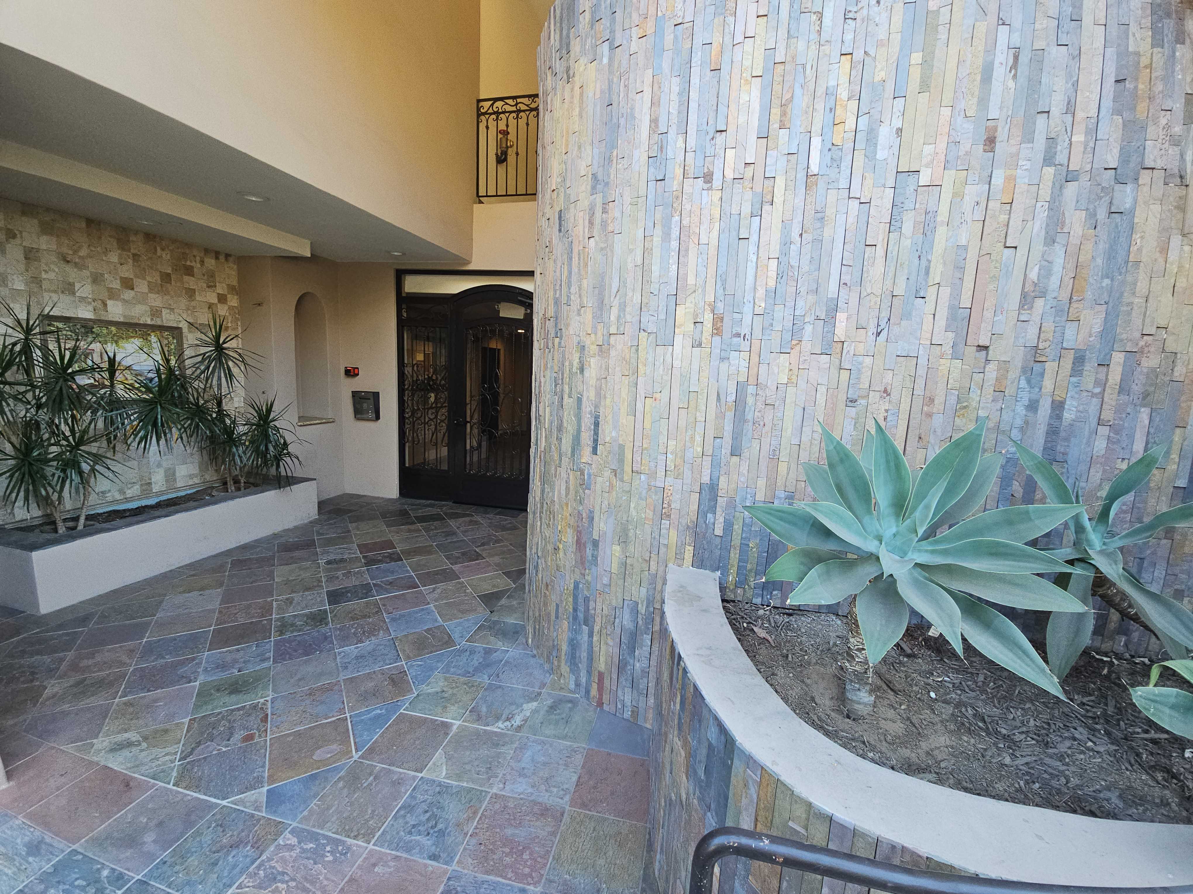 10960 Bloomfield Street Unit PH-16