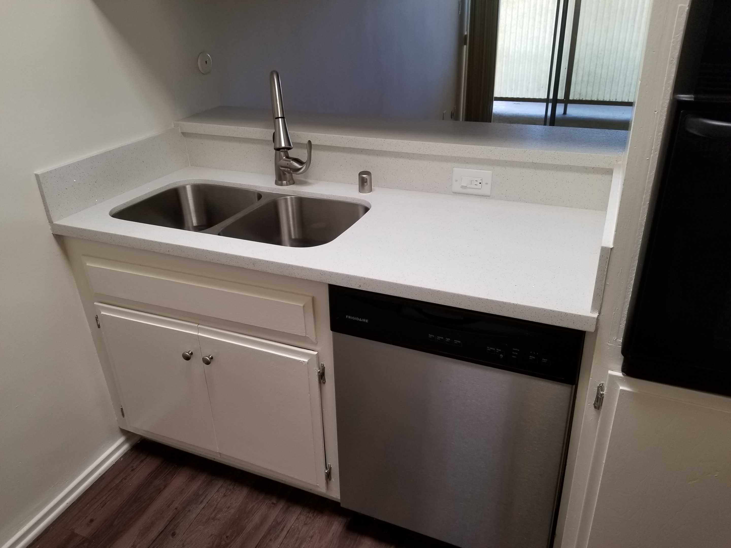 5142 White Oak Avenue Unit 218
