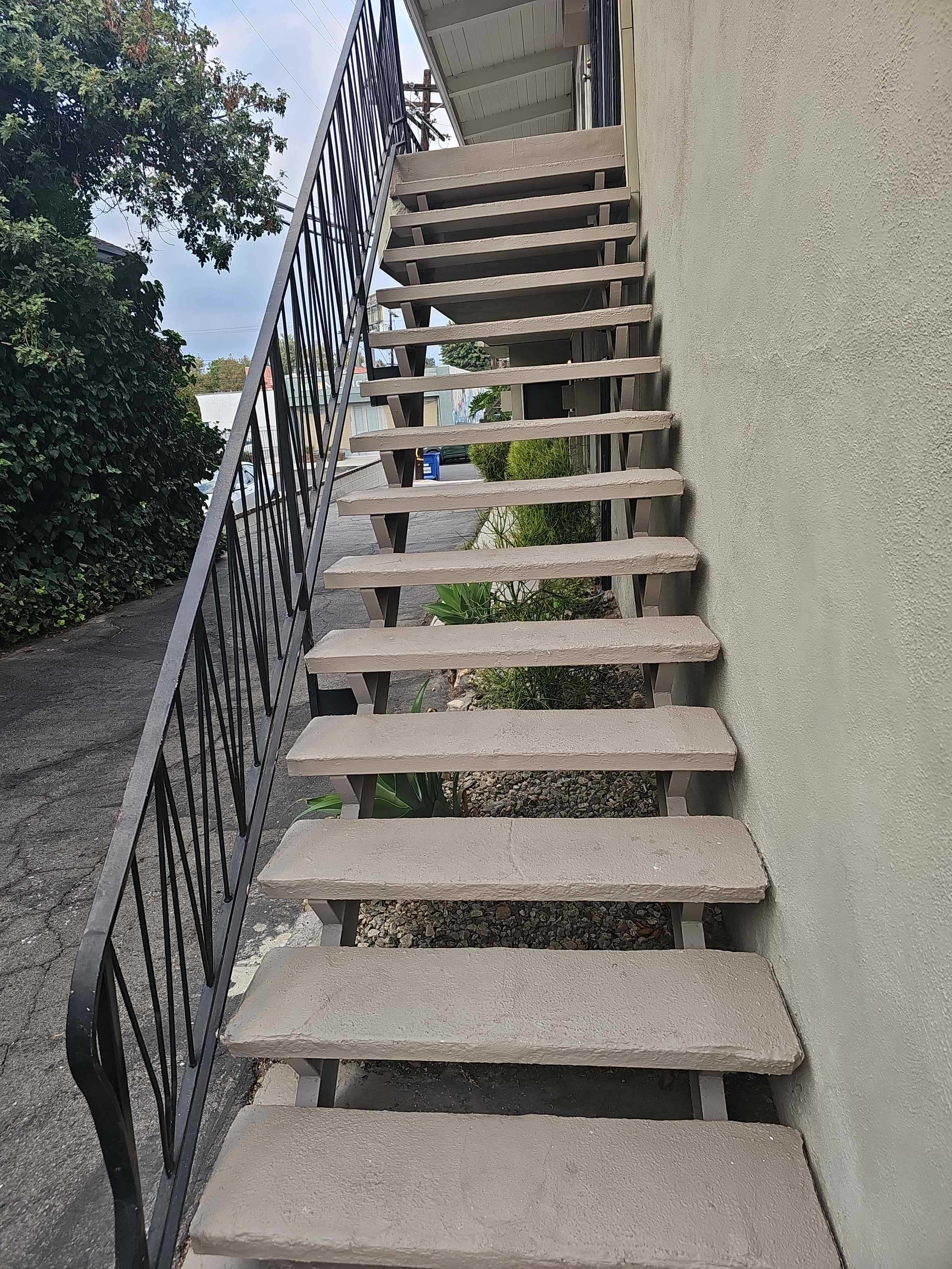 21126 Costanso Street Unit 5