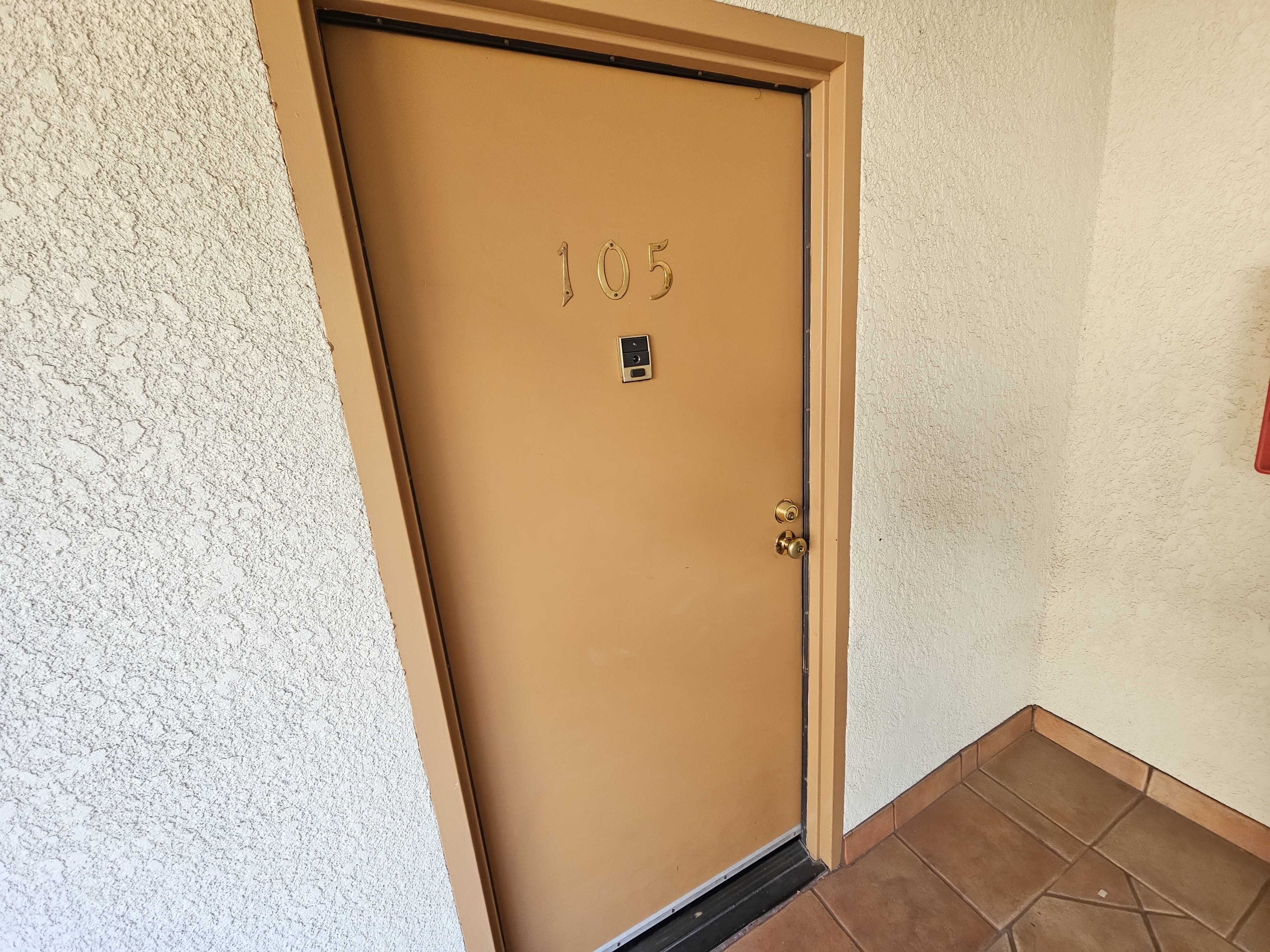 4132 Tujunga Avenue Unit 105