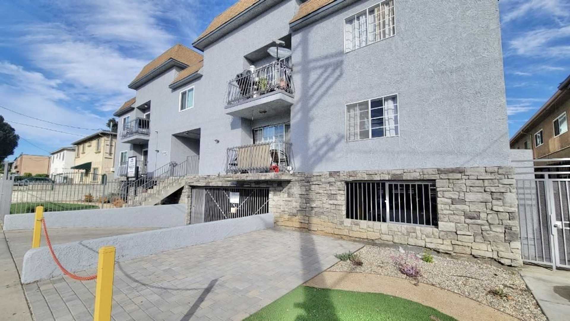13357 Victory Boulevard Unit 201