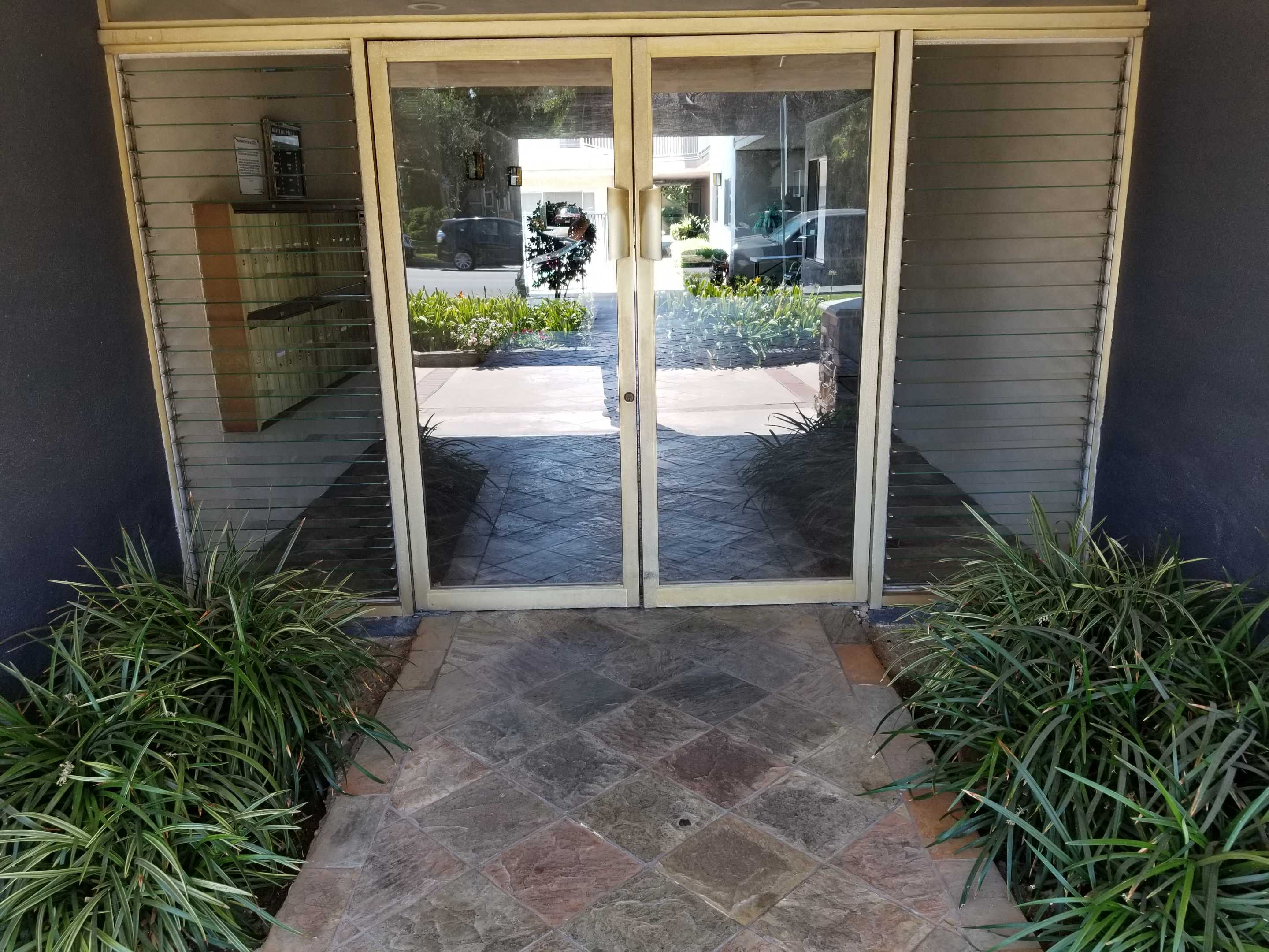 11849 Magnolia Boulevard Unit 9