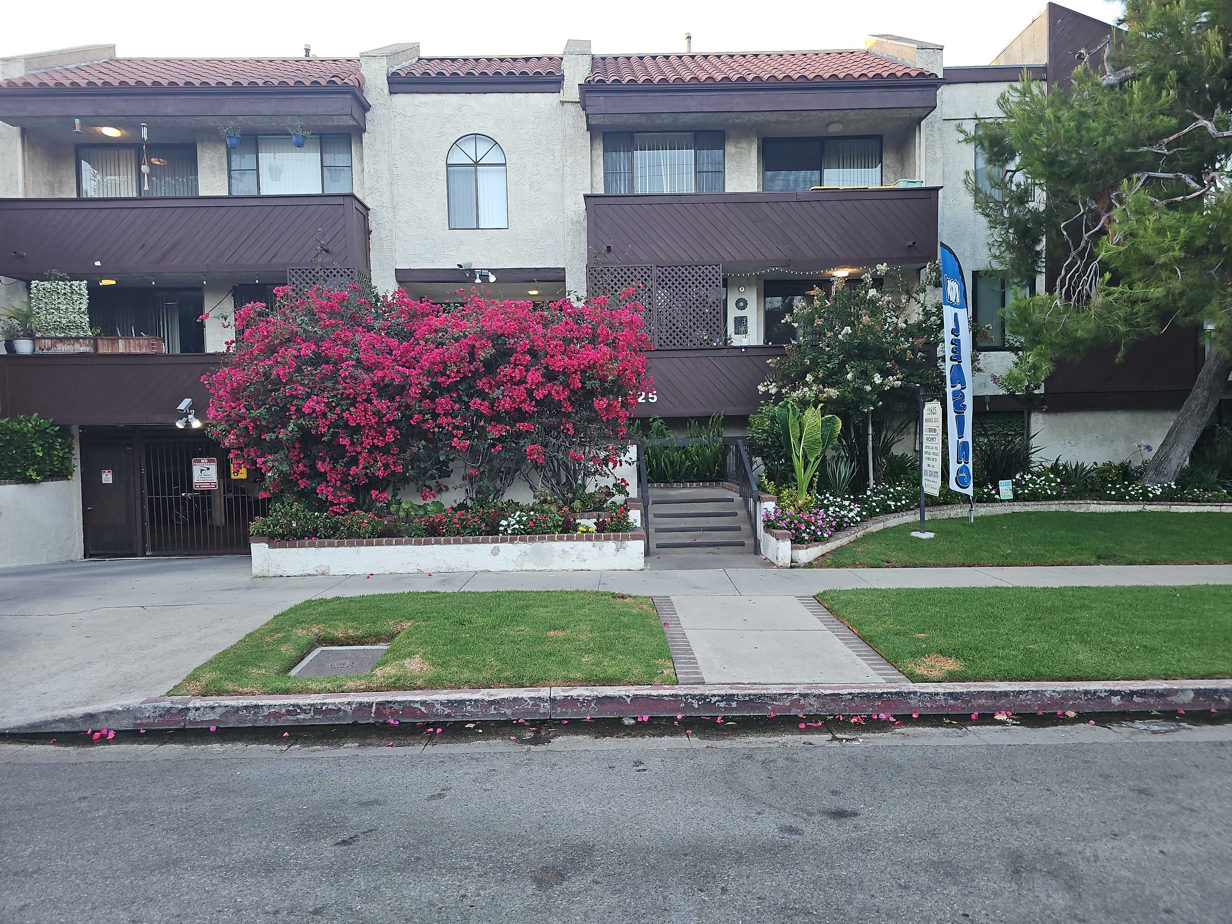 11835 Magnolia Boulevard Unit 108