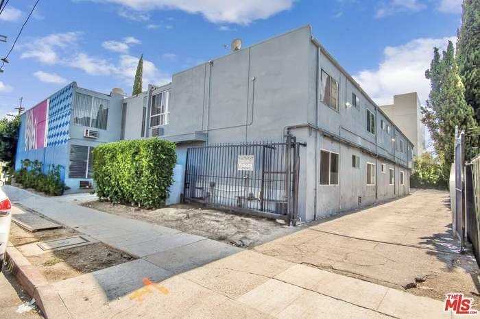 5621 Fulcher Avenue Unit 19 · Photo 1